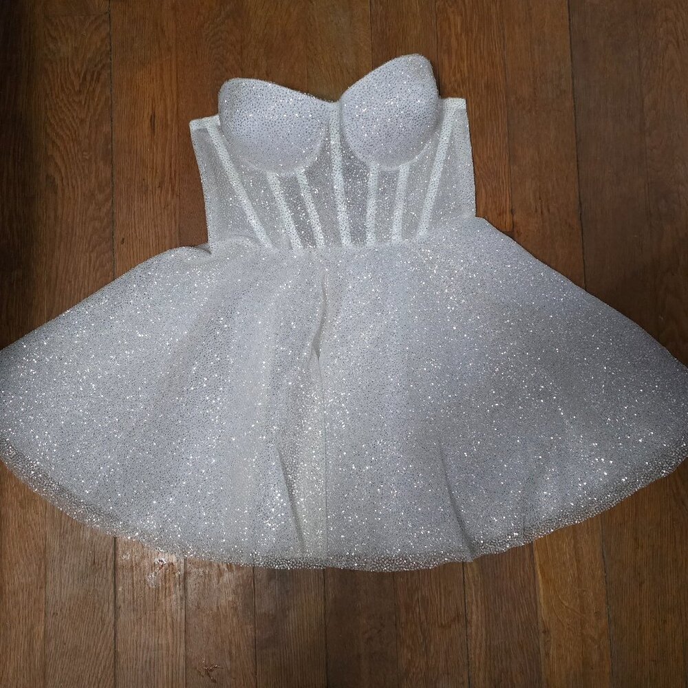 Rosie Etienne Emmelie